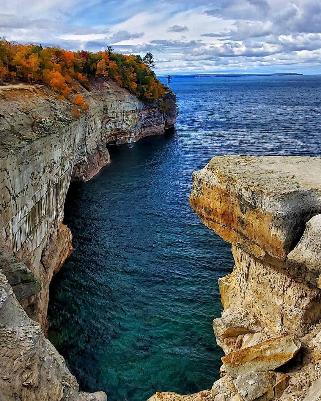 Pictured Rocks in the fall. PC: Instagram user @alia_jamila