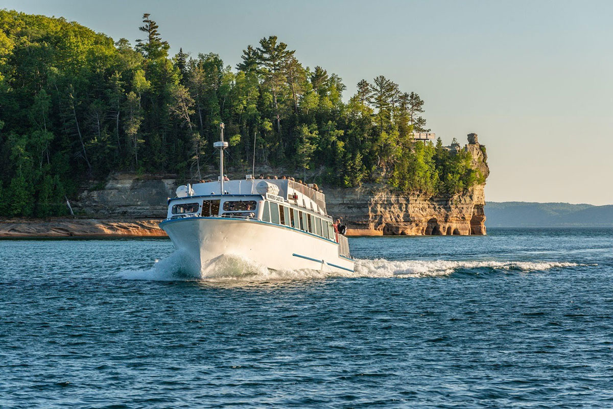 Cruising the Pictured Rocks
