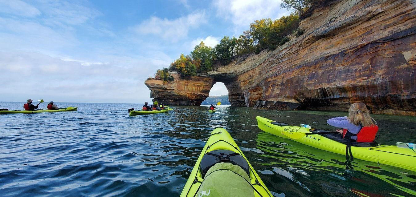 Kayakers heading for Lovers Leap