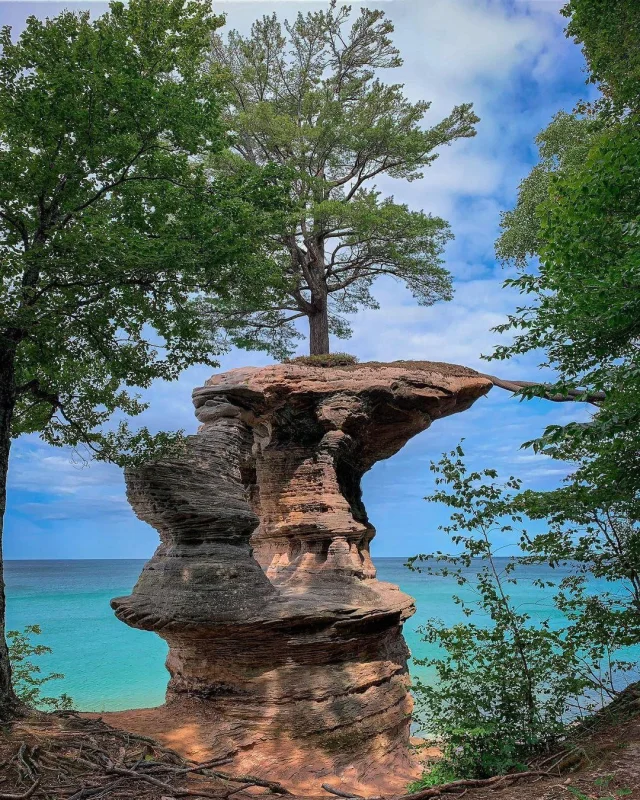 Chapel Rock viewed from the trail. PC: Instagrammer @trekkingmidwest